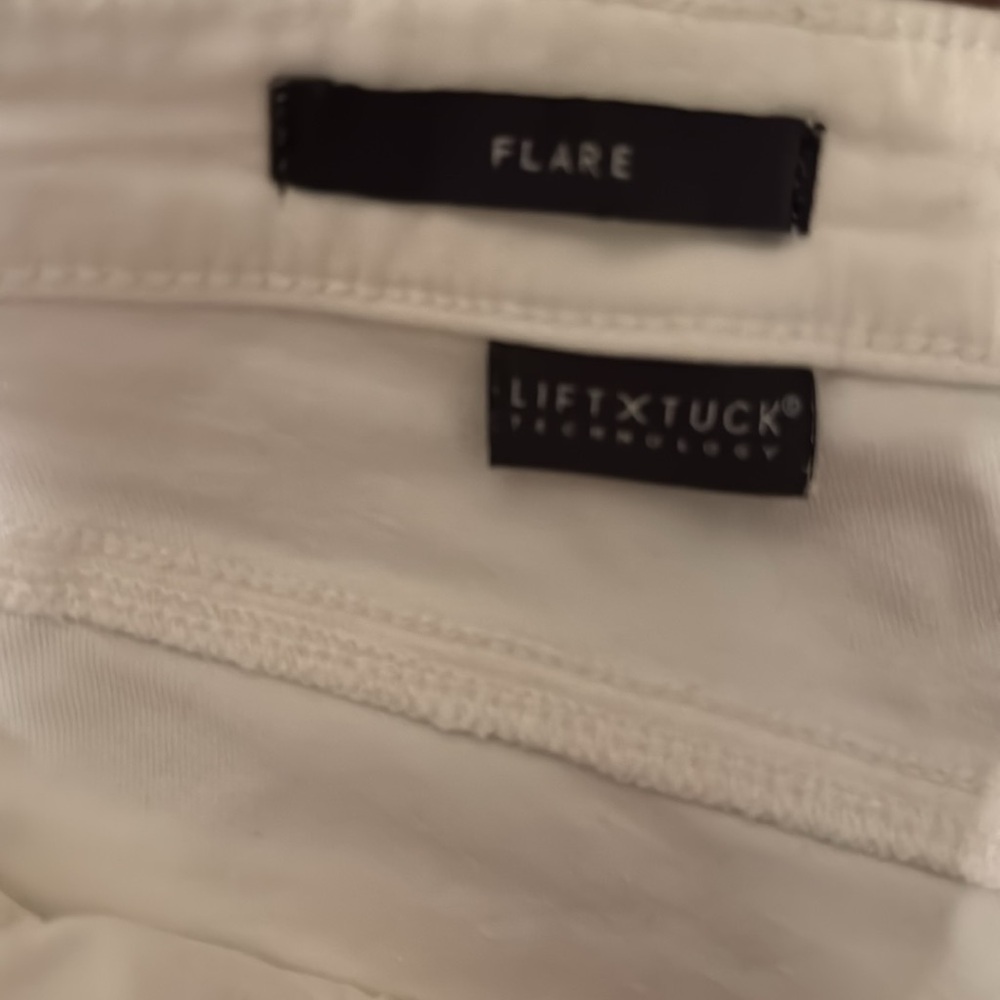 NYDJ 🎉HP🎉white bootcut Flare jeans with lift tuck technology. - Picture 3 of 7